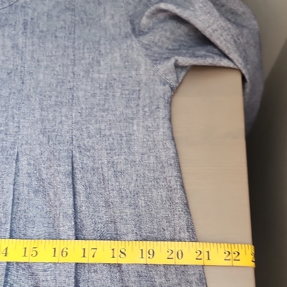 ROOTS 100% cotton round neckline pleated denim chambray shift tunic or dress - Picture 15 of 16